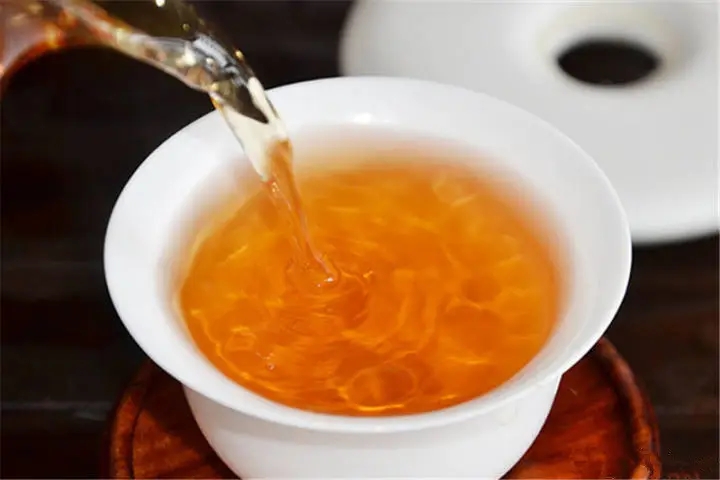 普洱生茶的十種湯色，教你一眼識別?