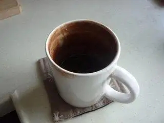 茶垢清潔有妙招，一分鐘讓茶杯光亮如新！