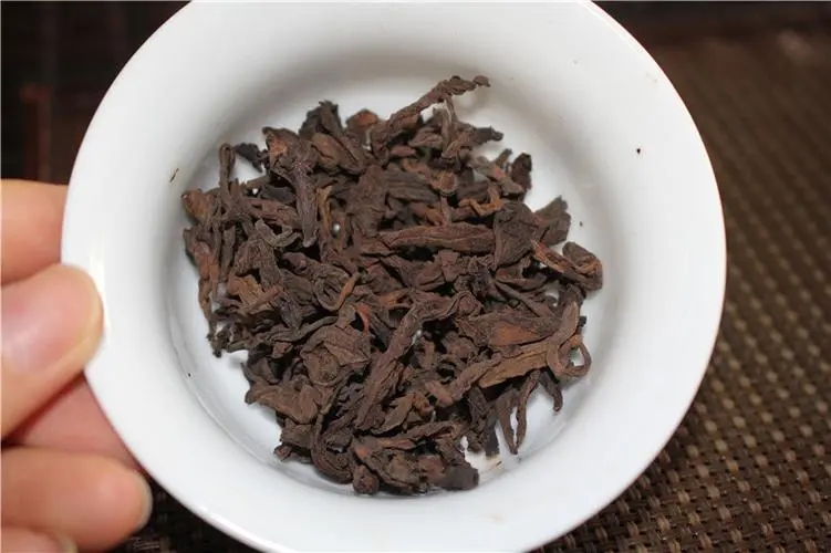 普洱茶的“樟香、棗香、糯香”等香味由什么決定？